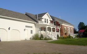 Dodds Brick House Bed & Breakfast